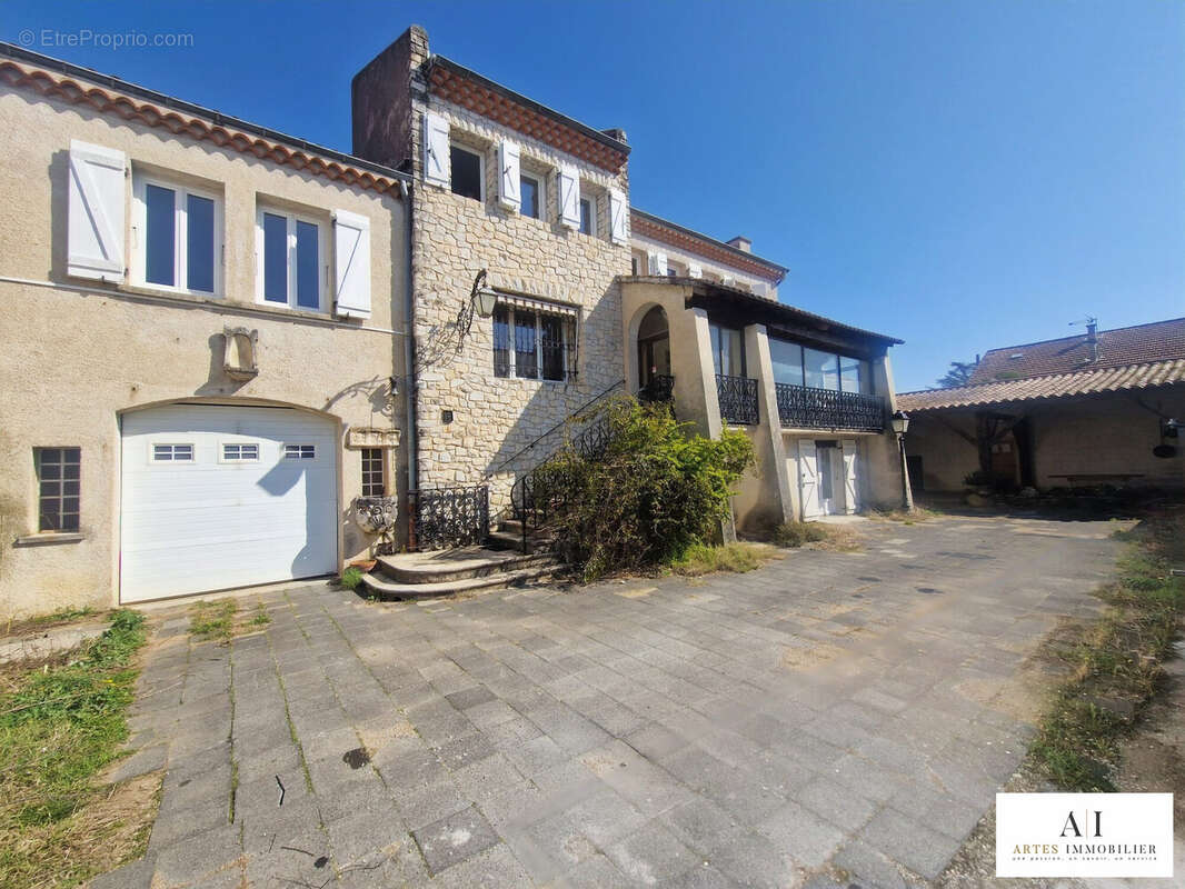 Maison à MONTELIMAR