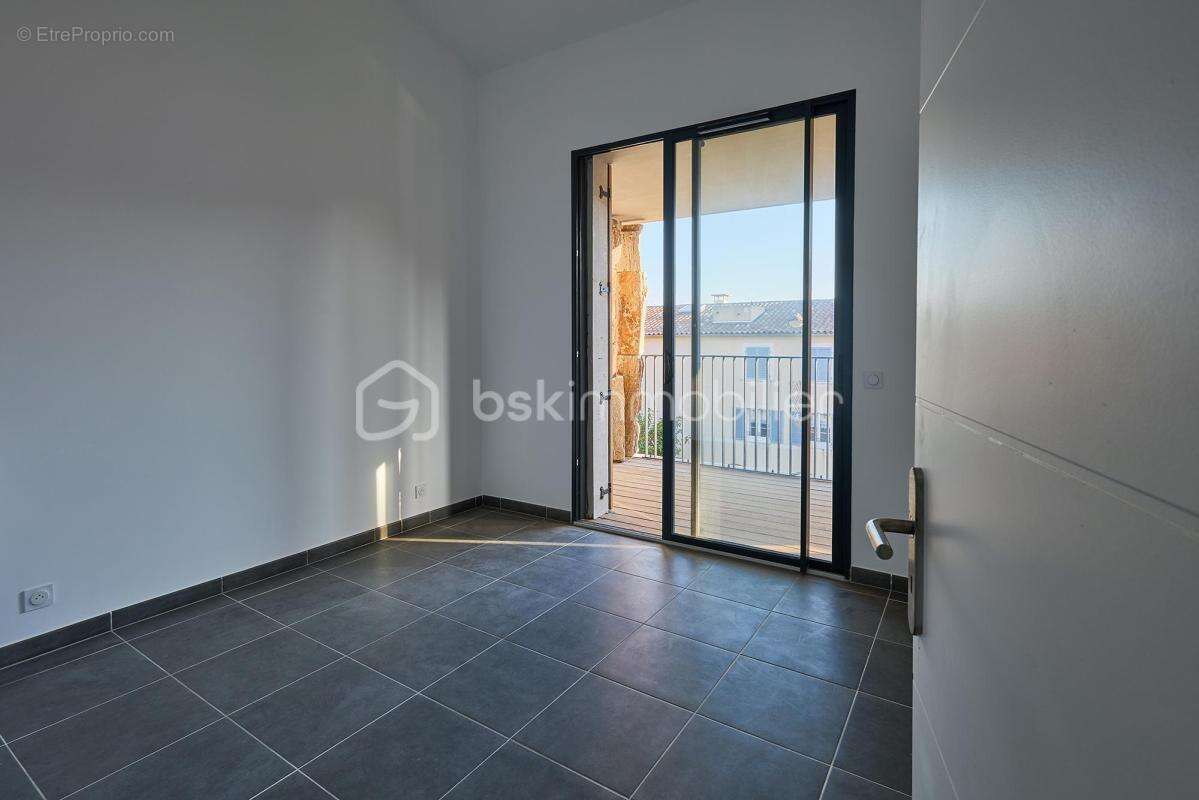 Appartement à BORMES-LES-MIMOSAS