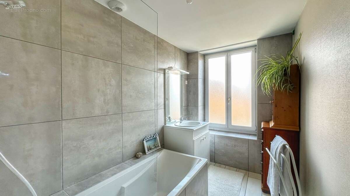 Maison à LA MURETTE