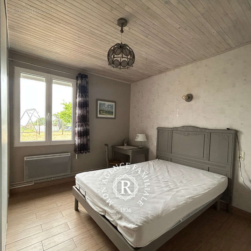 Maison à SERMENTIZON