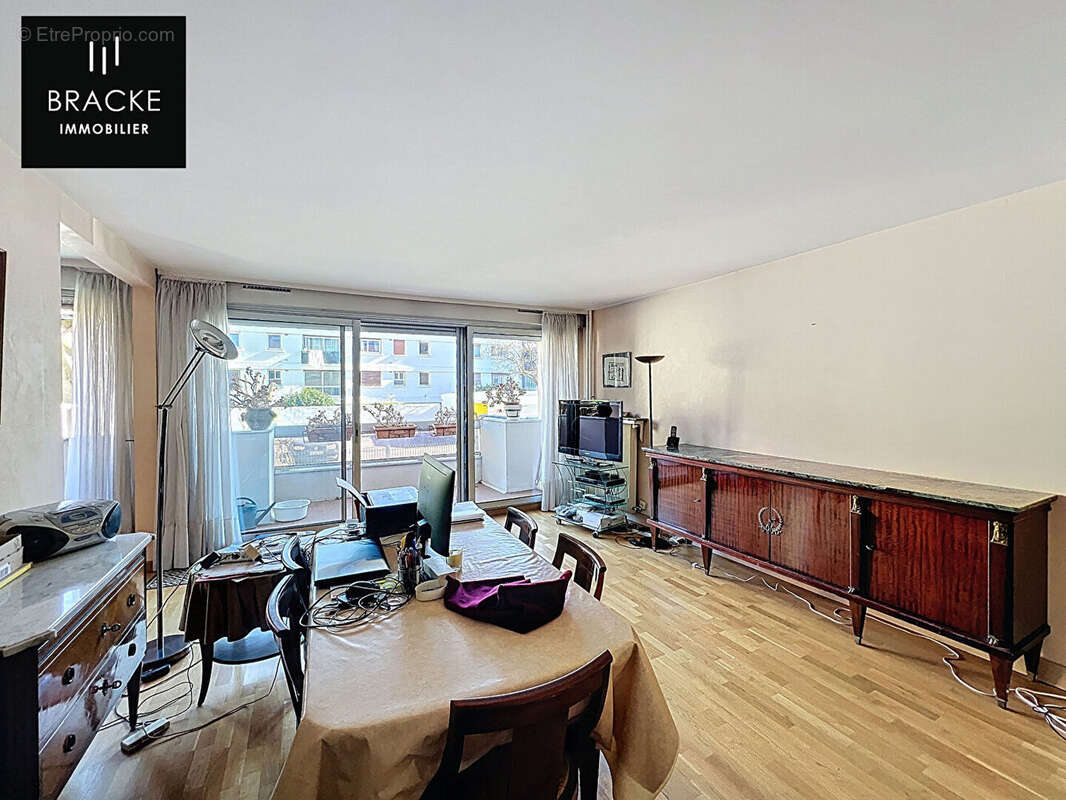 Appartement à COURBEVOIE