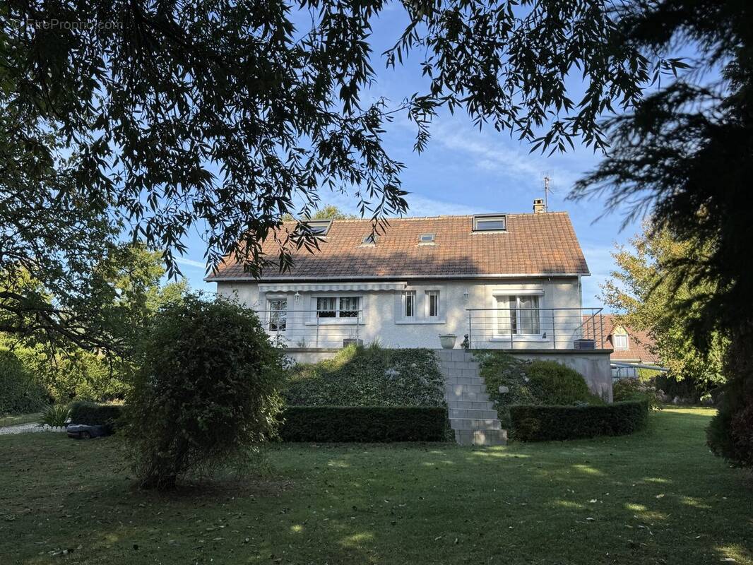 Maison à LA HAYE-MALHERBE