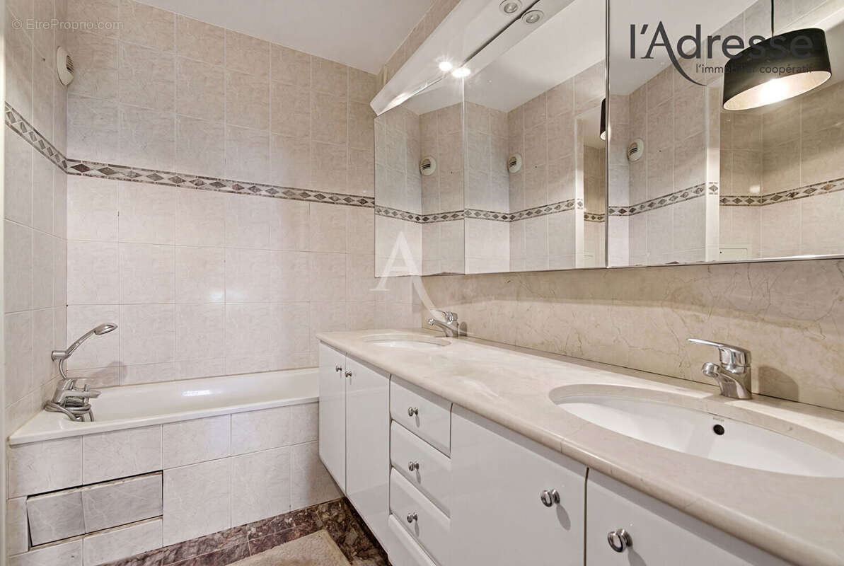 Appartement à SURESNES
