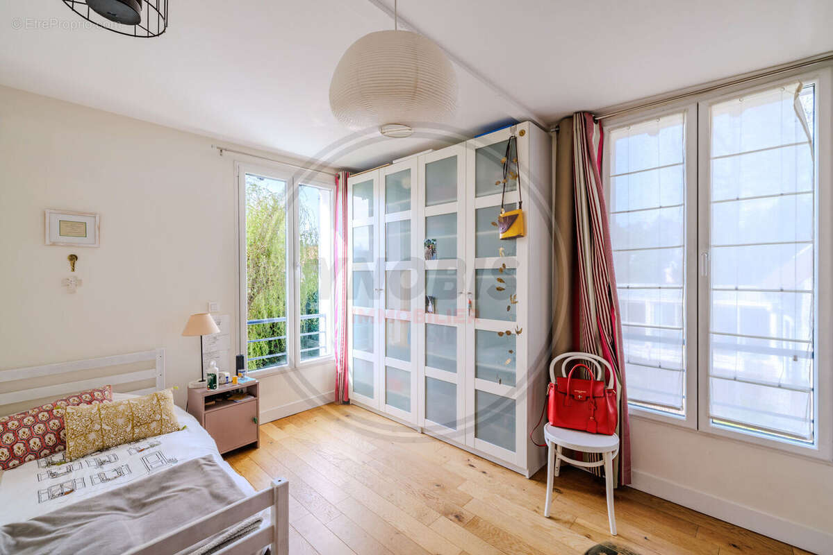 Maison à VERNEUIL-SUR-SEINE