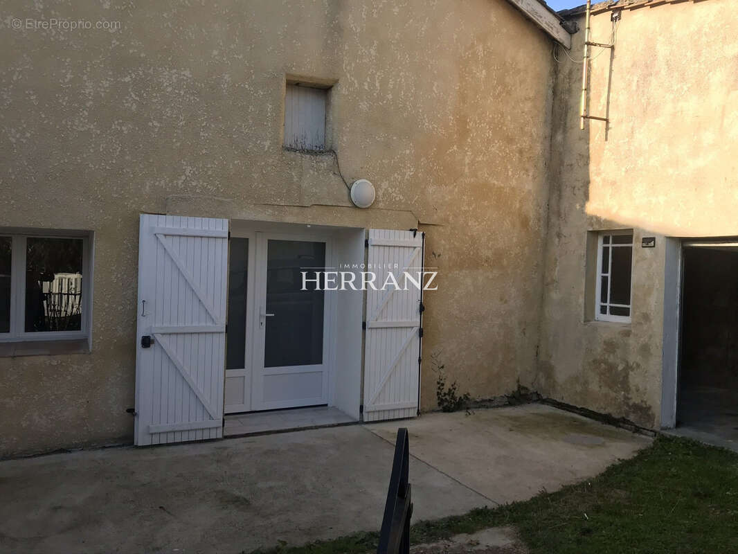 Maison à SAINT-DENIS-DE-PILE