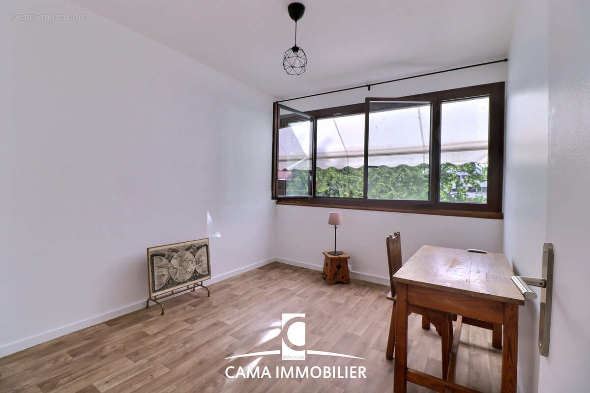 Appartement à FONTENAY-LE-FLEURY