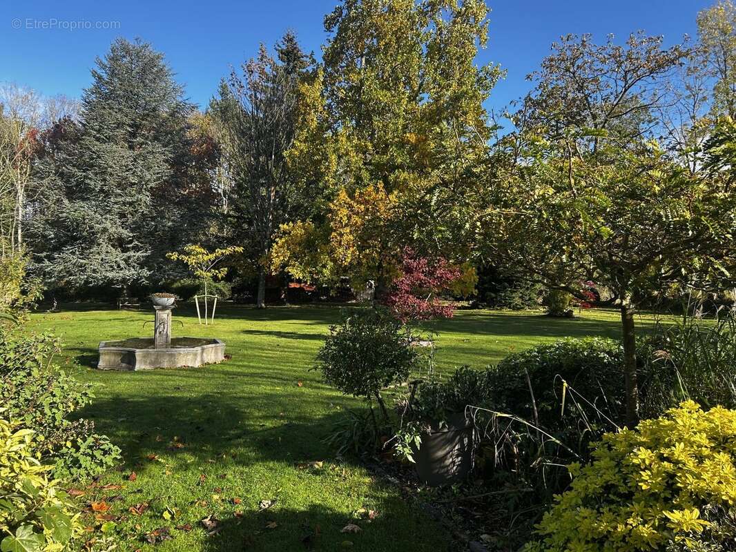 Maison à SAINT-HYMER