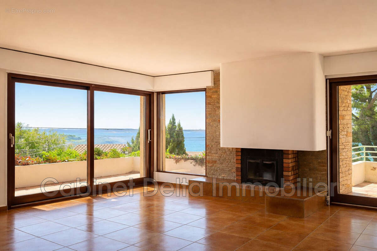 Maison à SIX-FOURS-LES-PLAGES