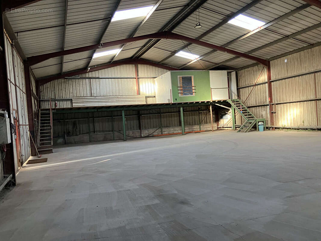 Commerce à LA VILLEDIEU-DU-CLAIN