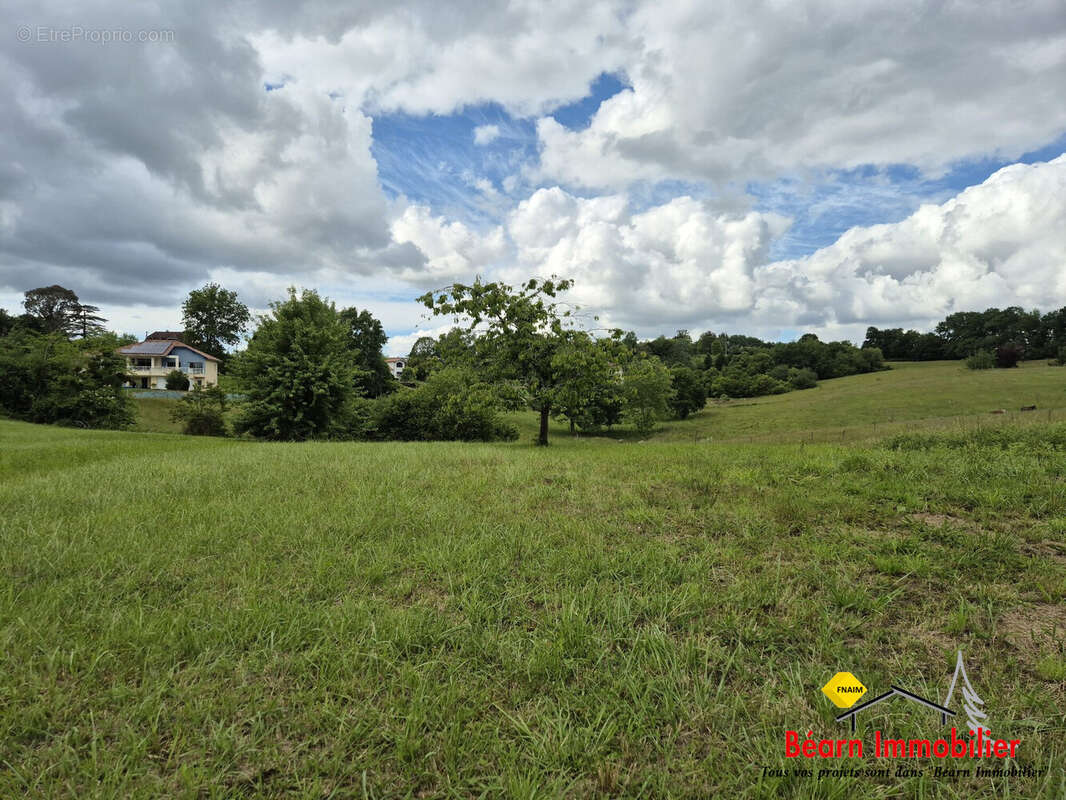 Terrain à SALIES-DE-BEARN