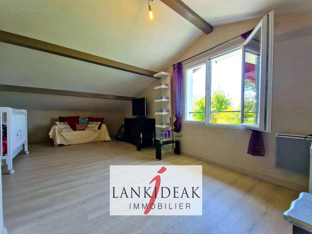 Maison à LARRESSORE