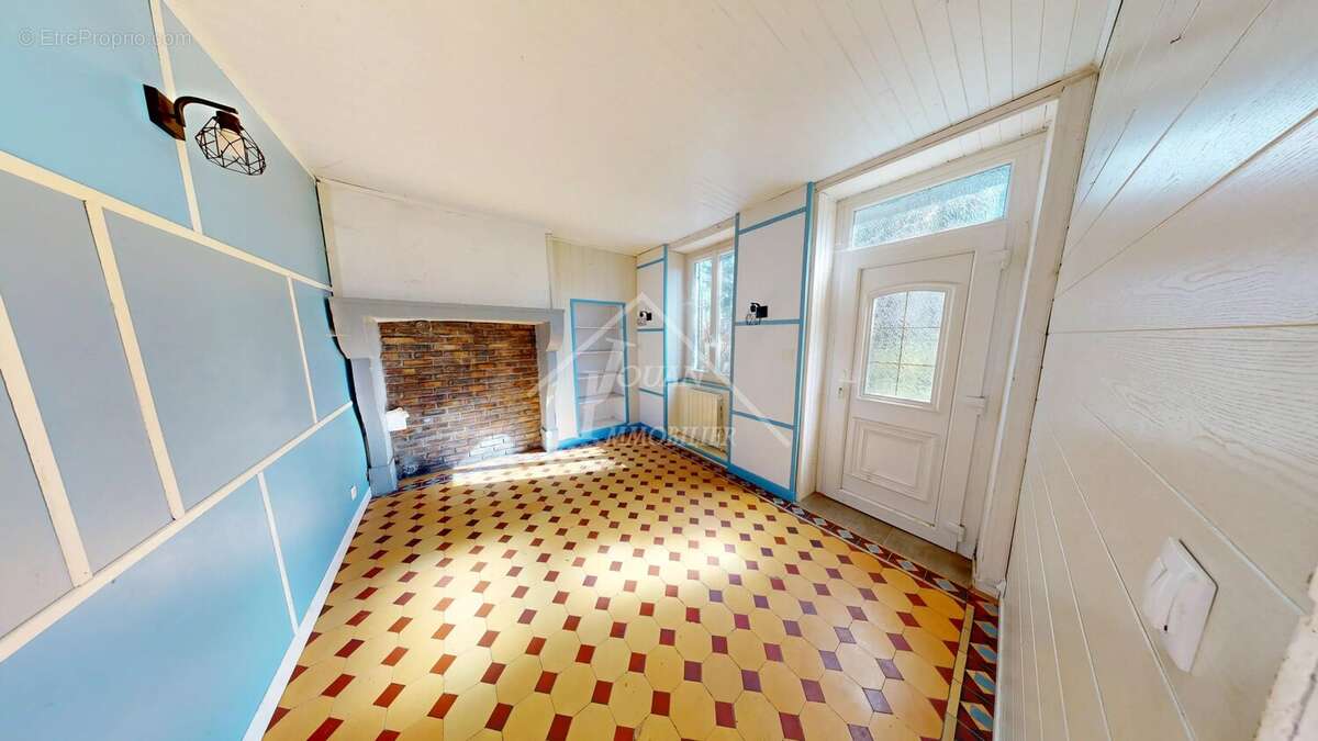 Maison à ETROUSSAT