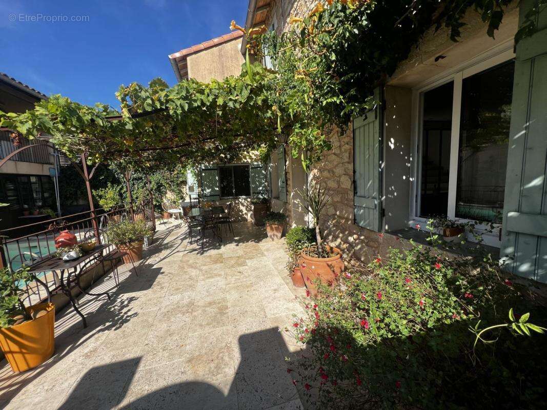 Maison à SAINT-GILLES