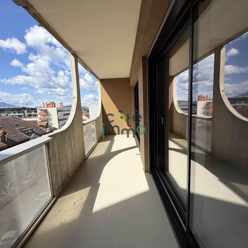 A vendre thonon centre ville appartement t3 entierement renove avec vue sur le lac - photo 8