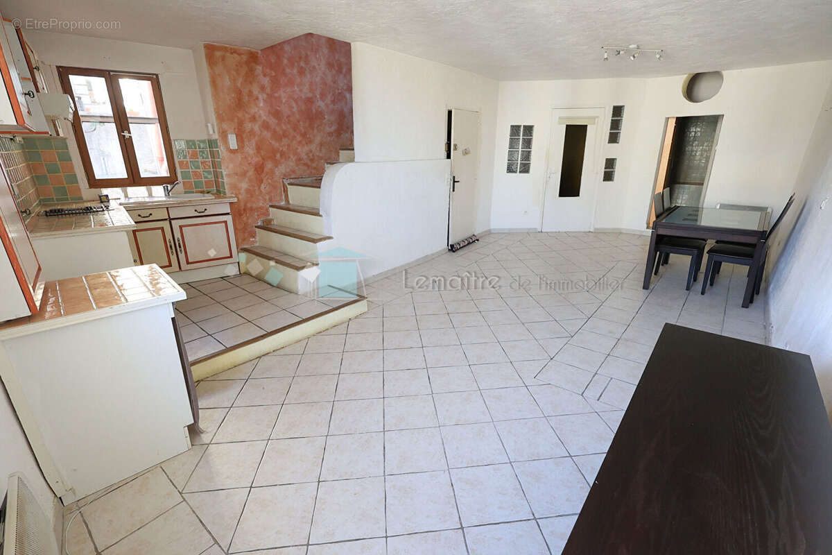 Maison Fayence 7 pièce(s) 180 m² en deux habitations - photo 3