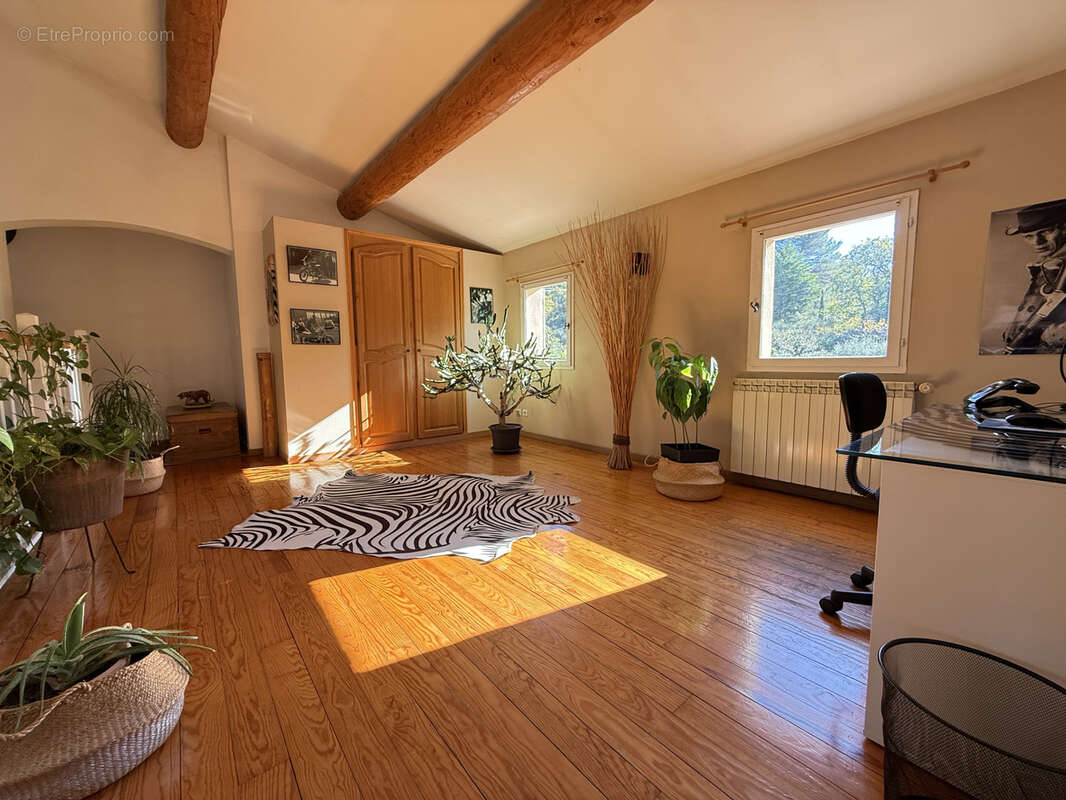 Maison à MEYRARGUES