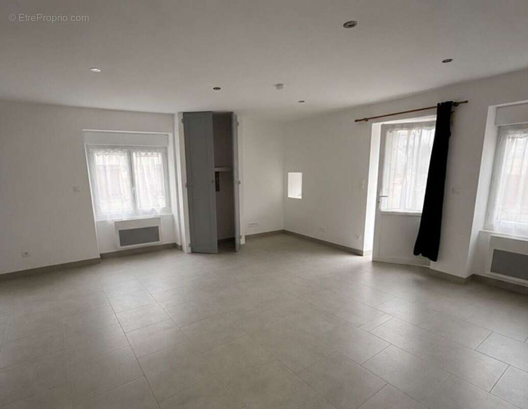Maison 81 m² à Charnizay  - photo 5