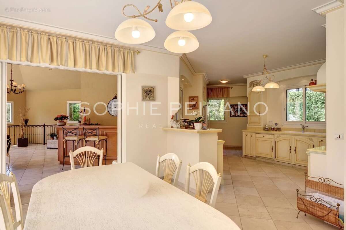 Maison à MOUGINS