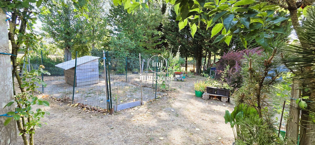 Maison 60 m² à Oradour-Saint-Genest  - photo 5
