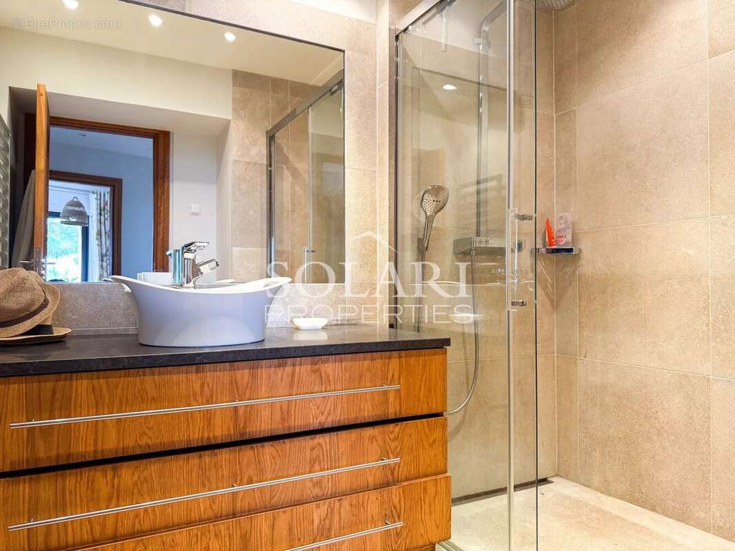 Maison à THEOULE-SUR-MER