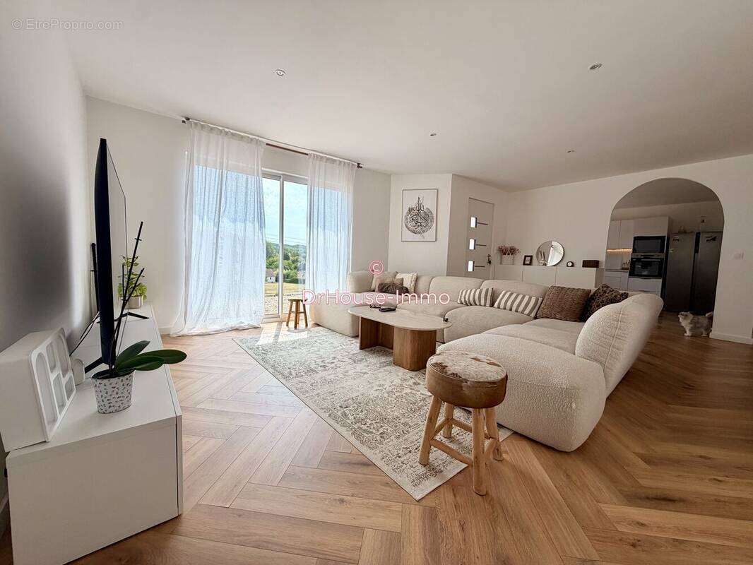 Maison à TERRASSON-LAVILLEDIEU