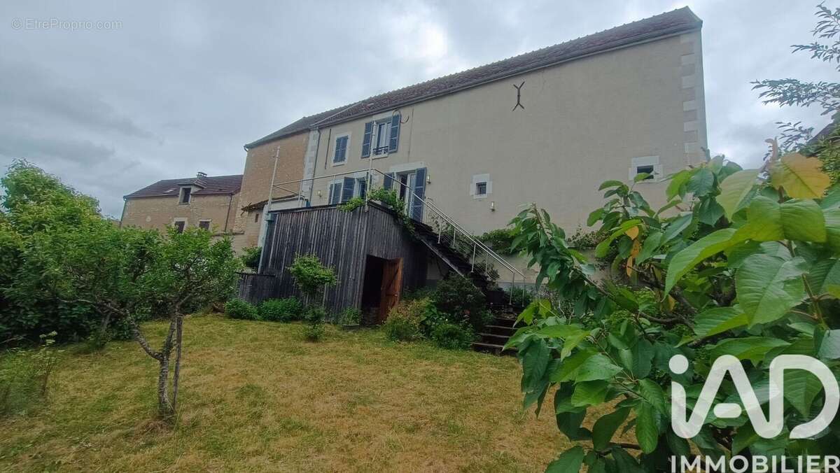 Maison 85 m² à Mailly-La-Ville  - photo 4