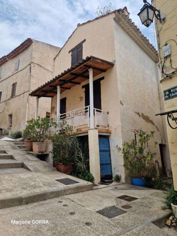 Maison à ROQUEVAIRE