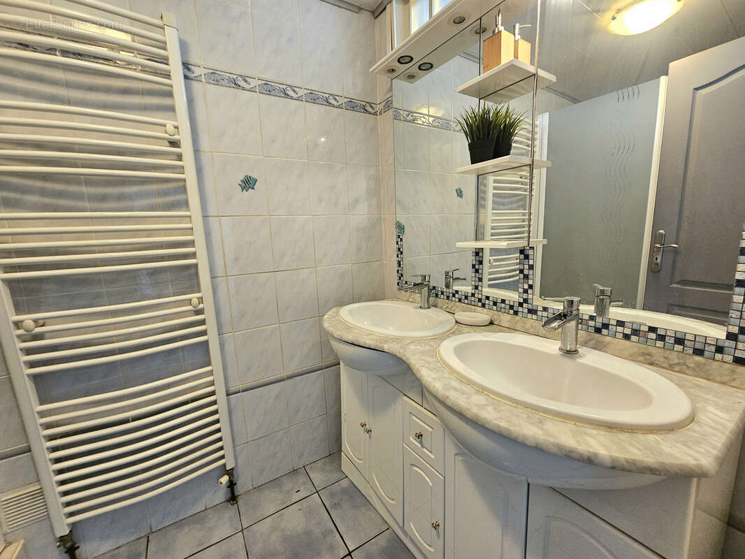 Appartement à SAINT-ETIENNE