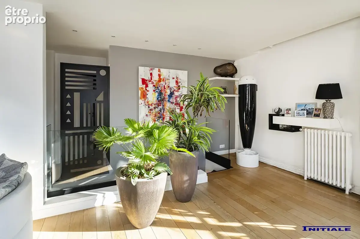 Appartement 6 pièces avec vue sur square - photo 4