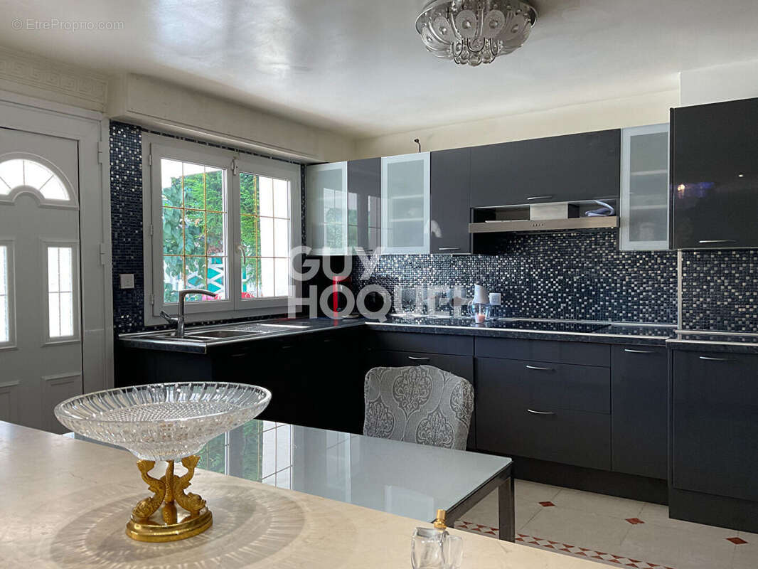 Maison à LE BLANC-MESNIL