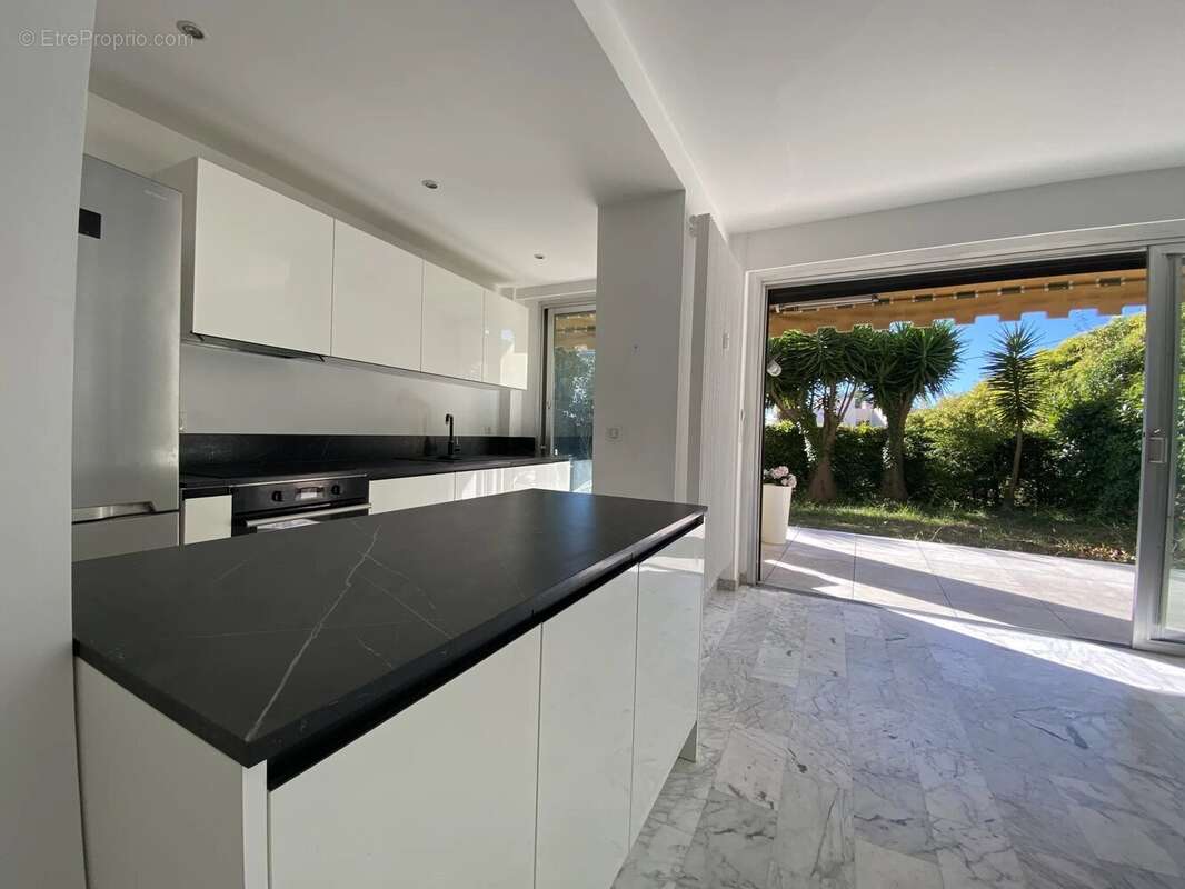 Appartement à LE CANNET