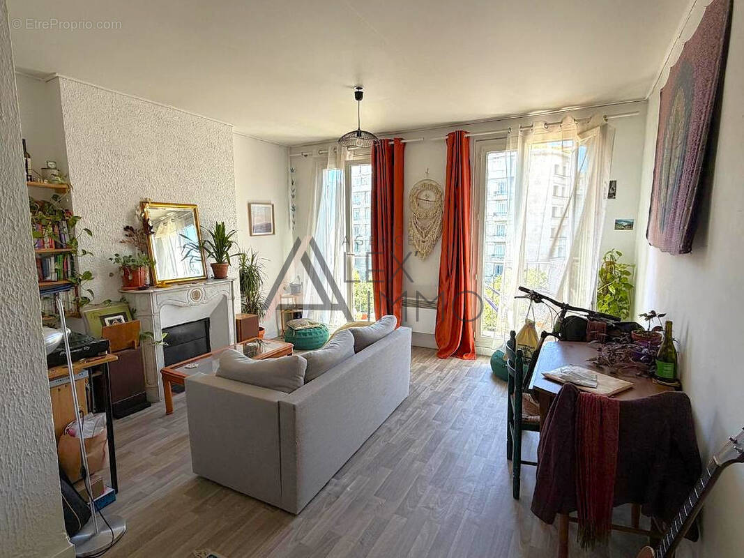 Appartement à MARSEILLE-8E