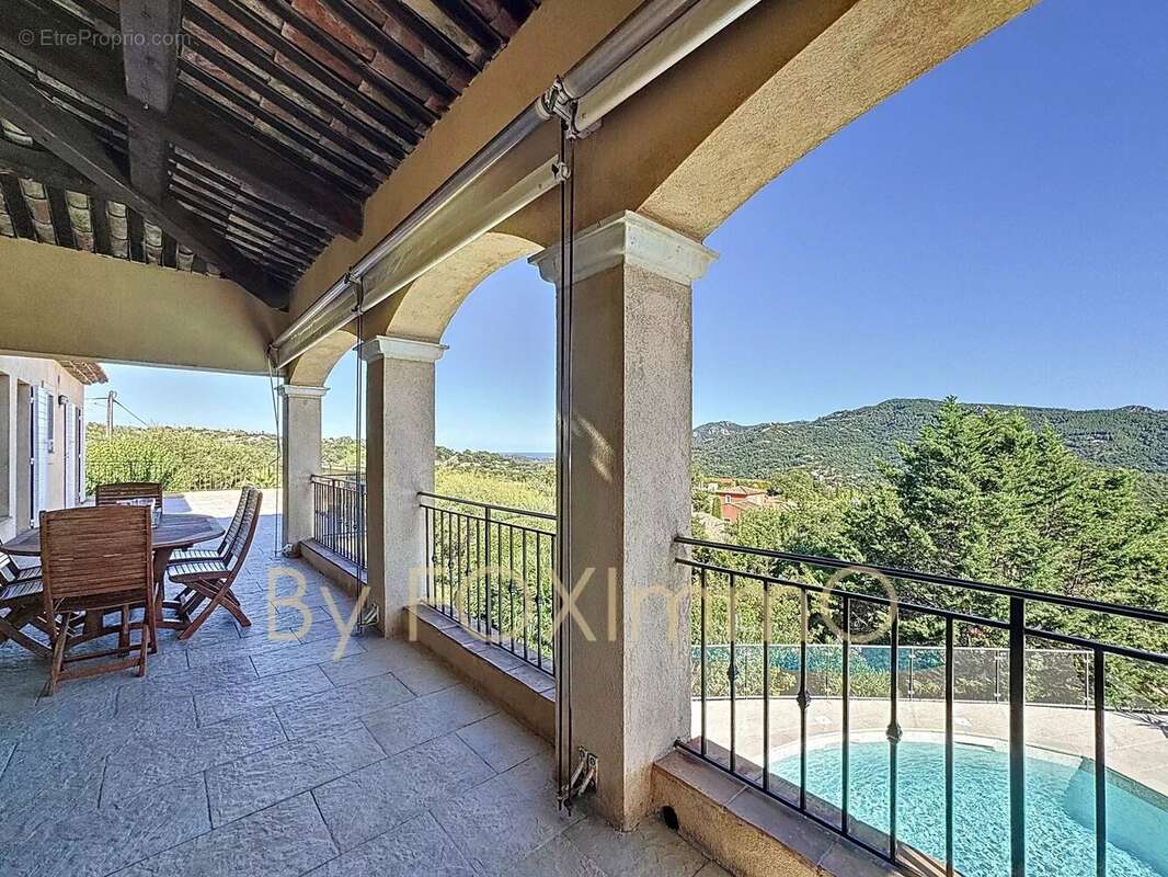 Maison à LES ADRETS-DE-L'ESTEREL