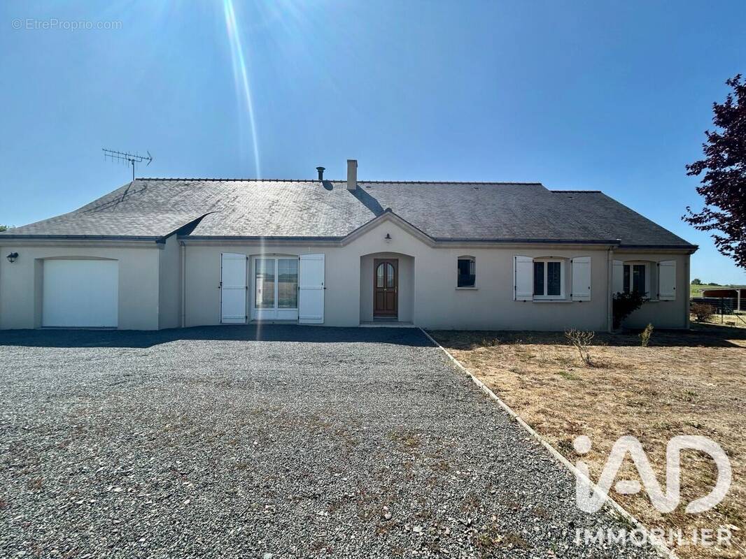 Photo 1 - Maison à NEUILLE