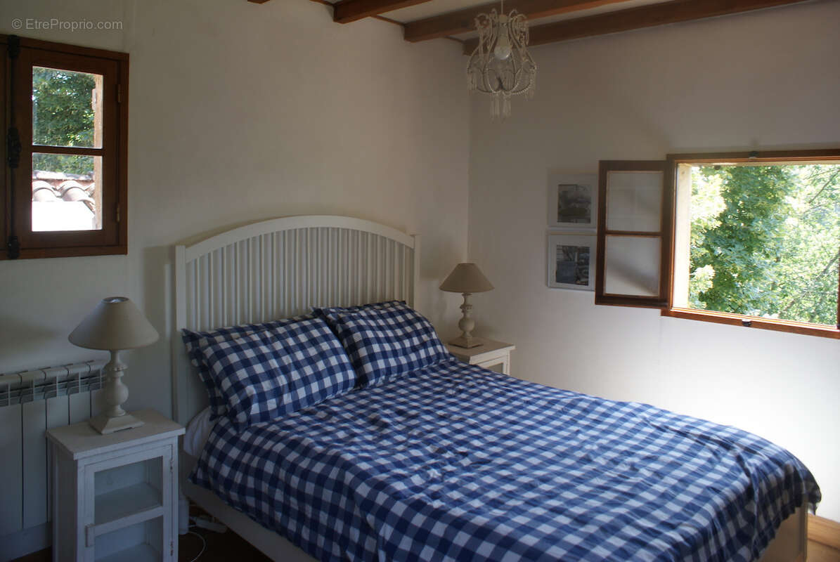 A VOIR. Belle maison en pierre de 4 chambres avec dépendances et vues sur terrain d'environ 2811m2 - photo 25