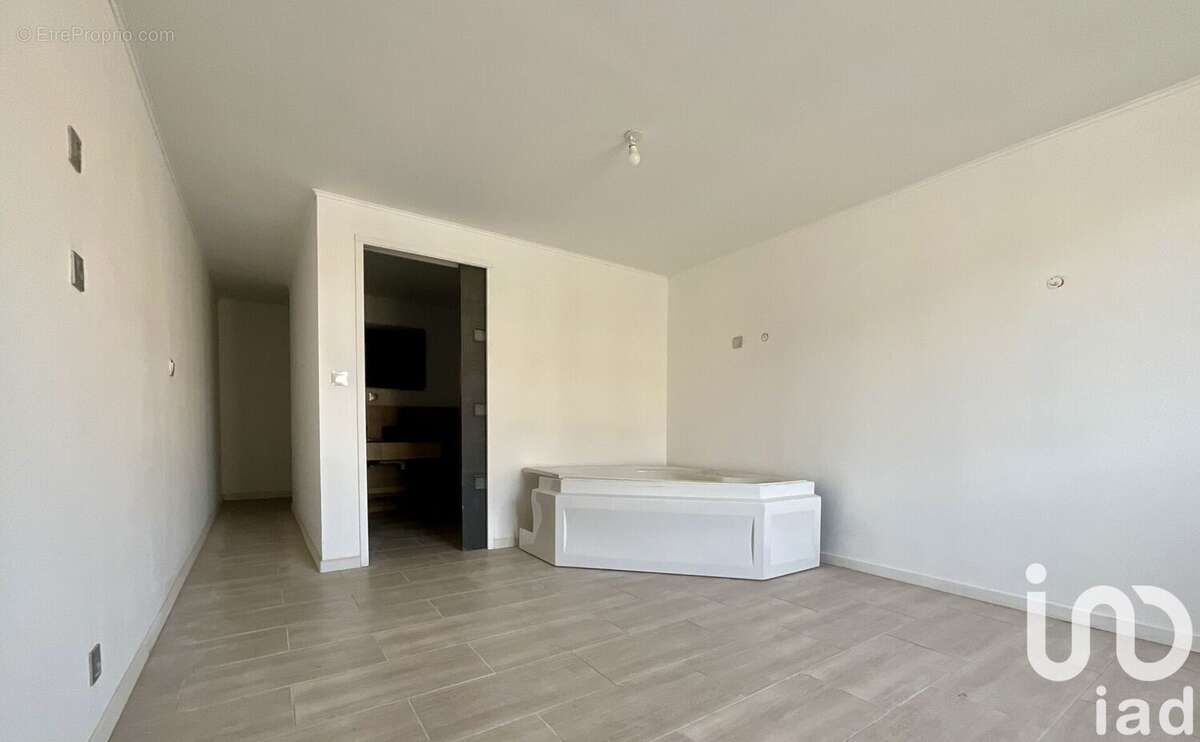 Photo 8 - Maison à HANNOGNE-SAINT-MARTIN