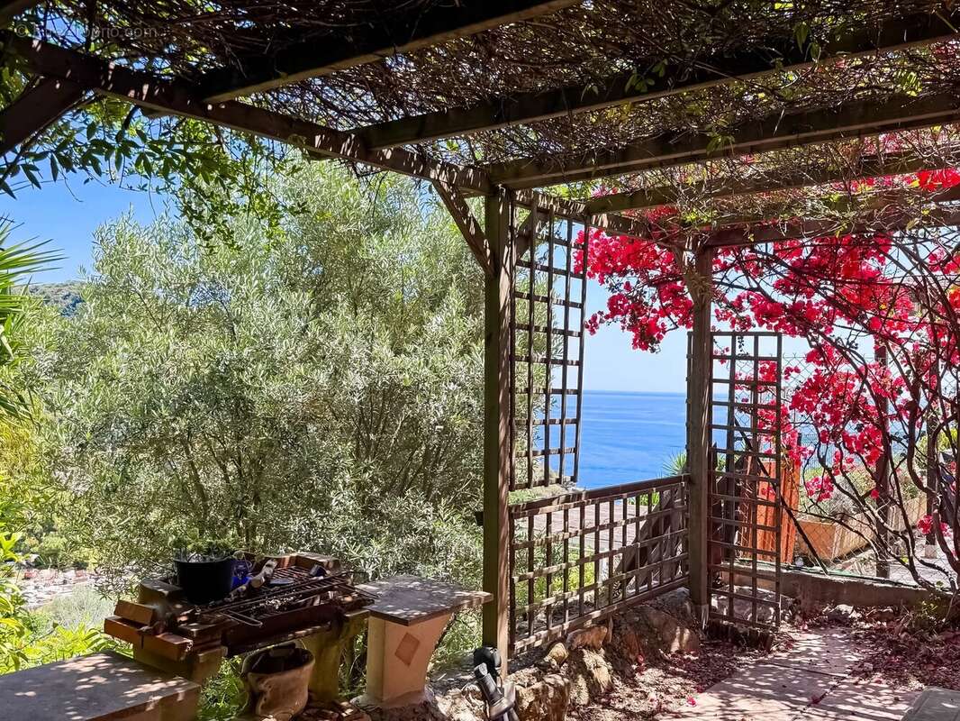 Appartement à EZE