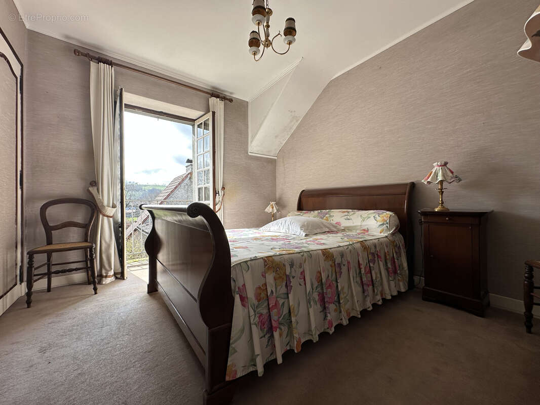 Maison à ARPAJON-SUR-CERE