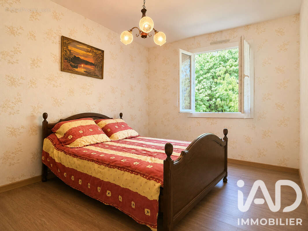 Maison 91 m² à Saint-Marcel-Les-Sauzet  - photo 4