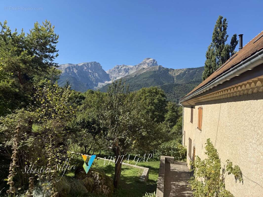Maison 223 m² à Corps  - photo 8