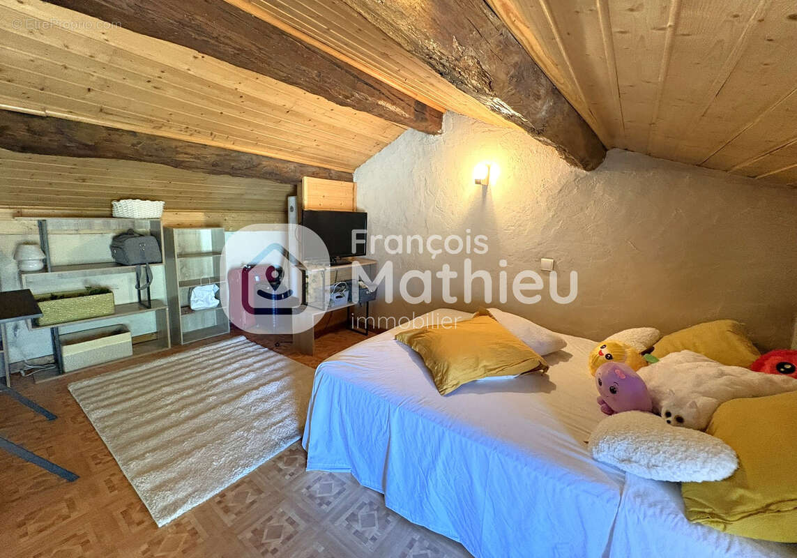 SAINT-ELOI - Maison à étage - 3 pièces - 60 m2 habitables - terrain d'environ 123 m2 - photo 8