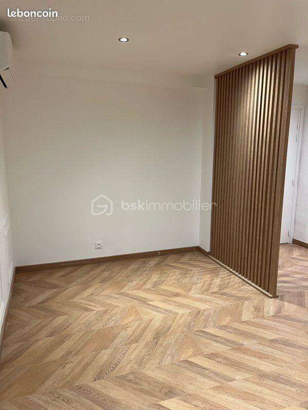 Appartement à FRESNES