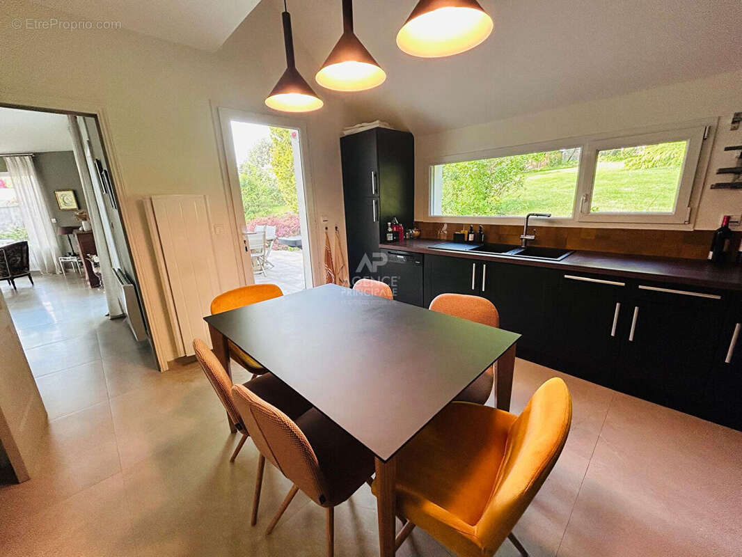 Maison Vaux Sur Seine 8 pièce(s) 203 m2 - photo 9
