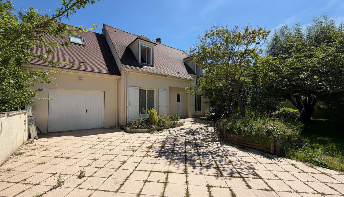 Maison à THOIRY