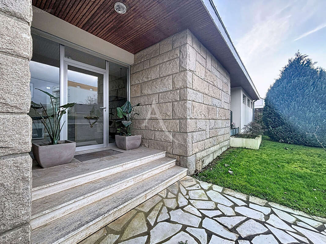 Maison à LAVAL