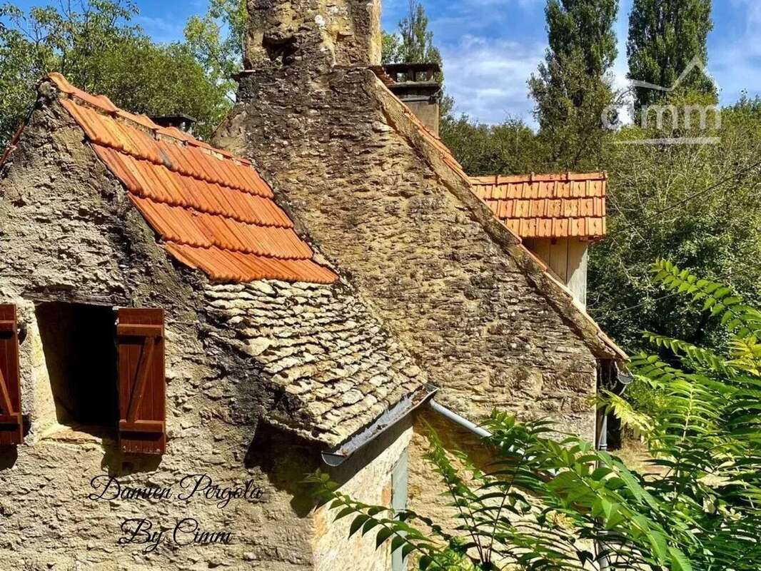 Maison à CARSAC-AILLAC