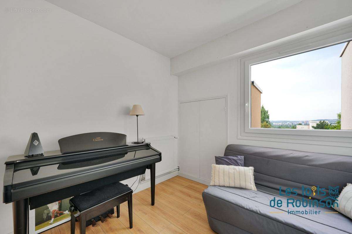 Appartement à VERRIERES-LE-BUISSON