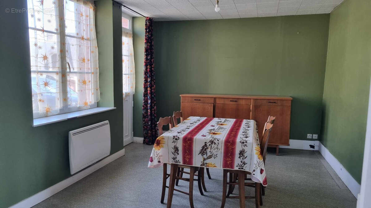 Maison à SAINT-CALAIS