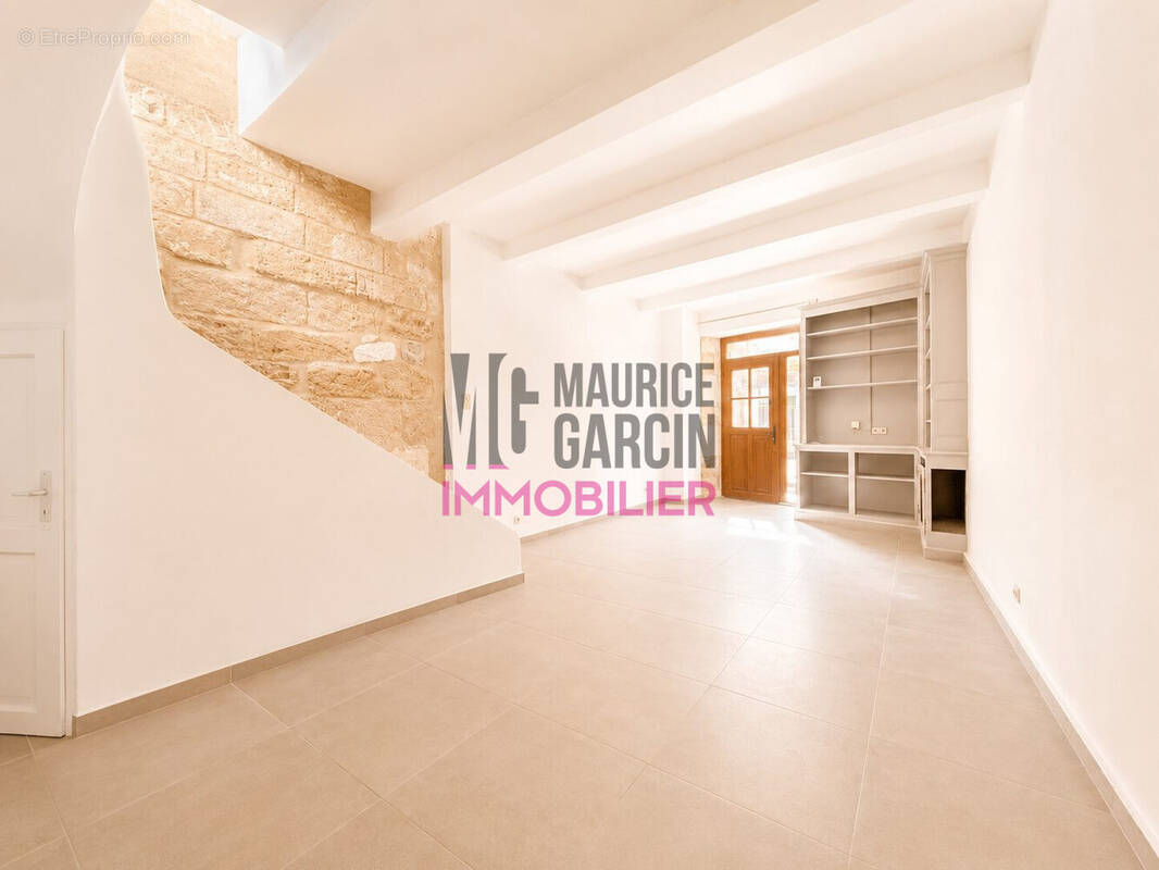 VENTE ACHAT IMMOBILIER MAISON DE VILLE VILLAGE CAVAILLON LUBERON 2 CHAMBRES PIERRES MAURICE GARCIN FLORENE TOLEDO - Maison à CAVAILLON