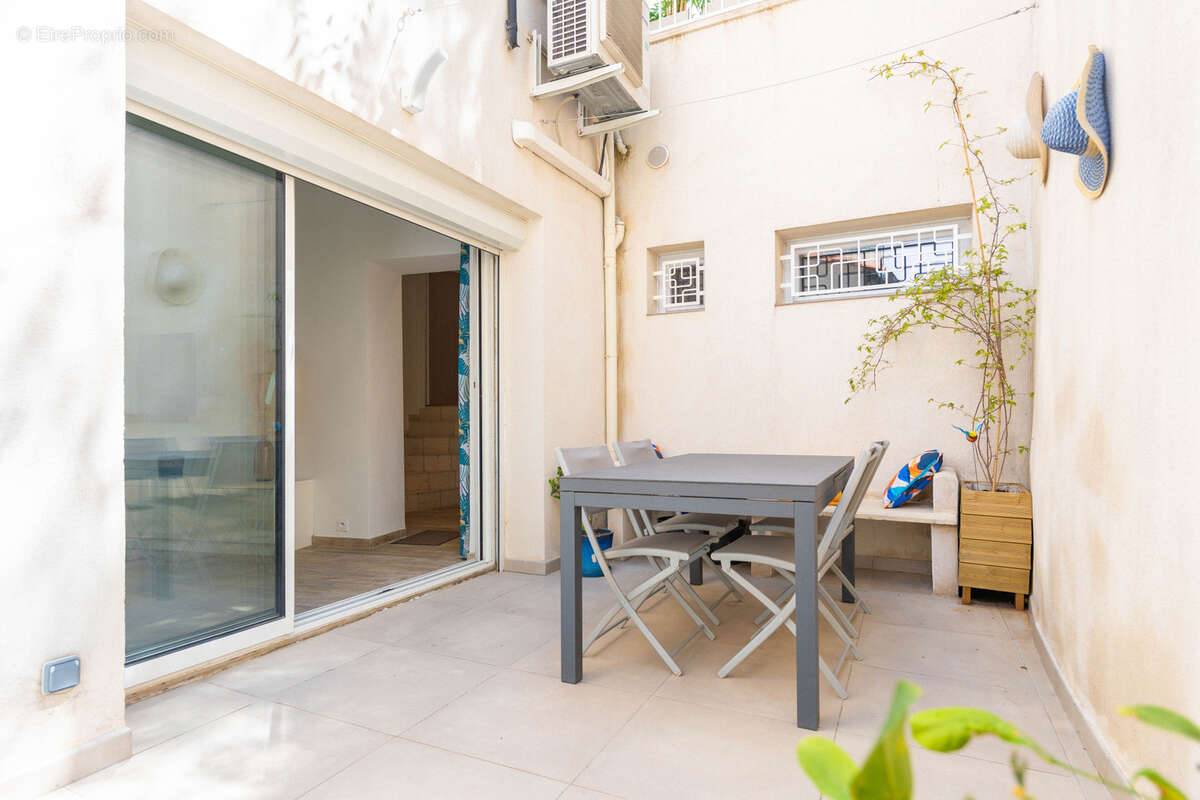 Appartement à MARSEILLE-5E